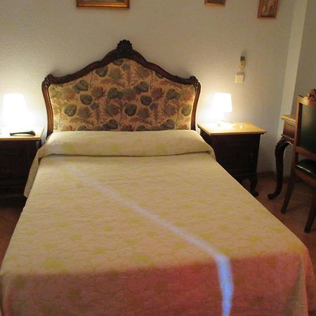 Hostal Pradillo Mostoles Bilik gambar