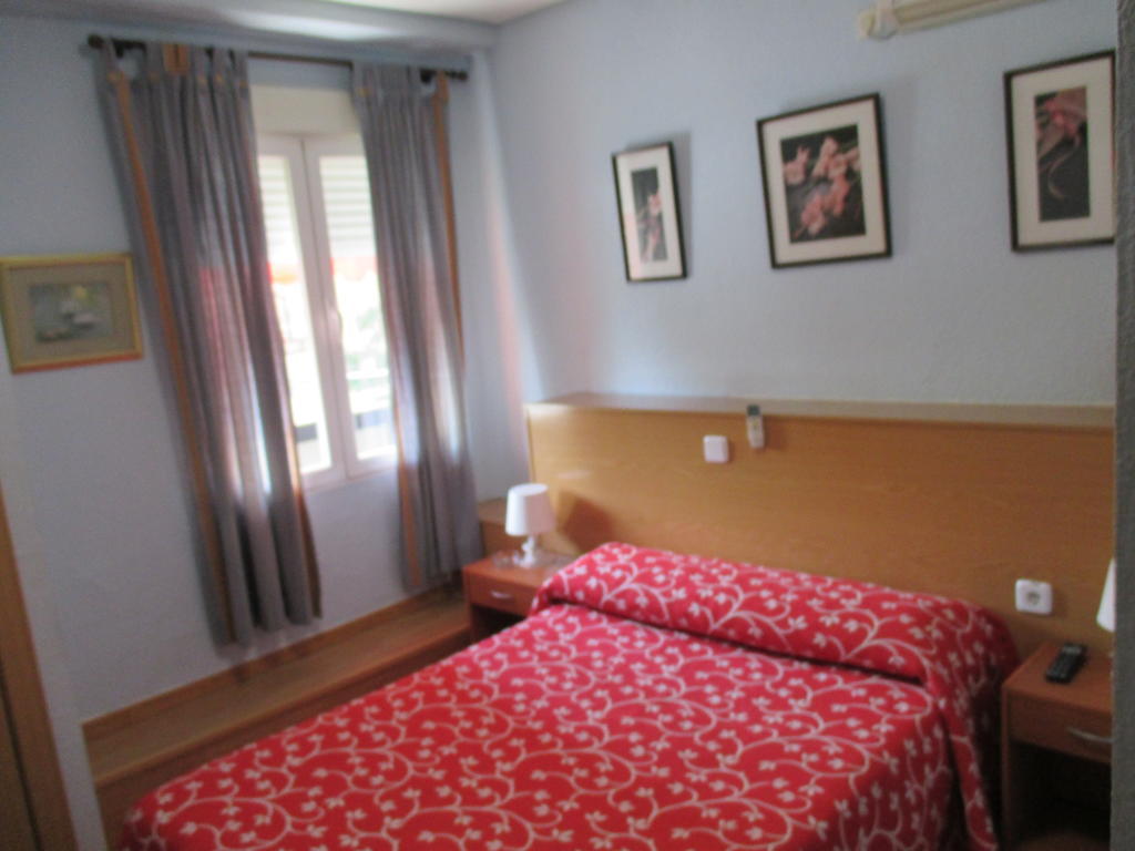 Hostal Pradillo Mostoles Bilik gambar